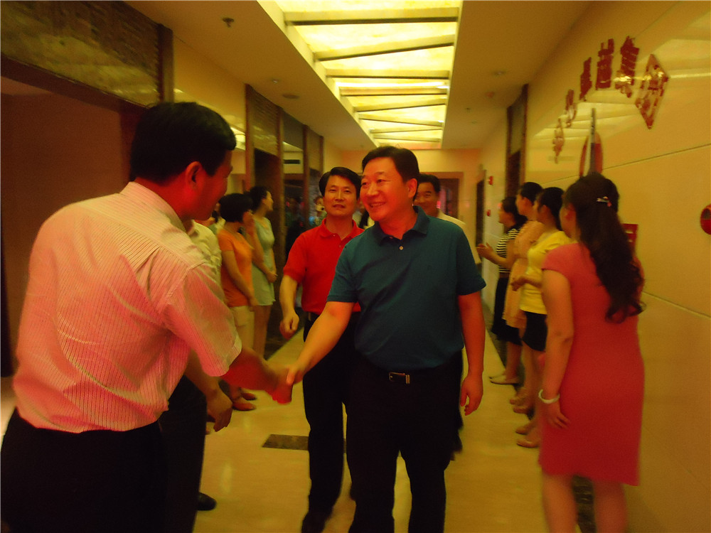 13刘雁飞董事长陪同十堰市市委书记周霁视察万赢娱乐集团西安总部